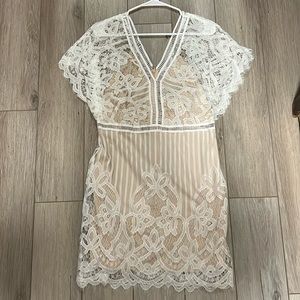 Lace bodycon dress